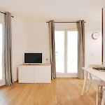 Bright Modern Studio For 2P - La Defense